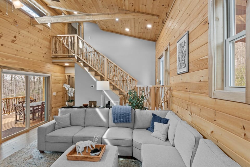 Bear Paw Getaway House in Beech Mountain