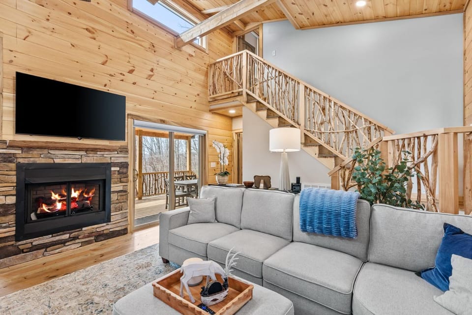 Bear Paw Getaway House in Beech Mountain