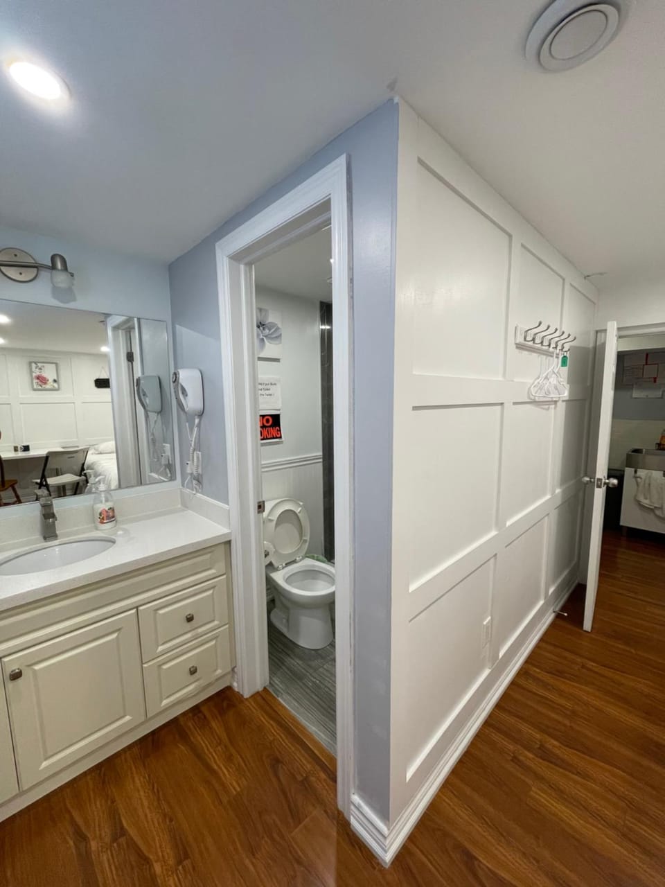 Arkona Home Bed and Breakfast in Toronto