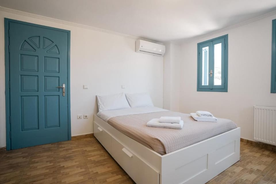 Aura Santorini - The Residence by ΜΡS House in Santorini