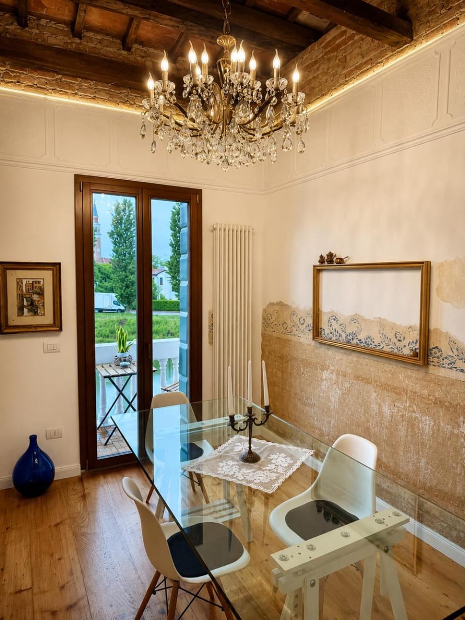 Dining area, River view, River view