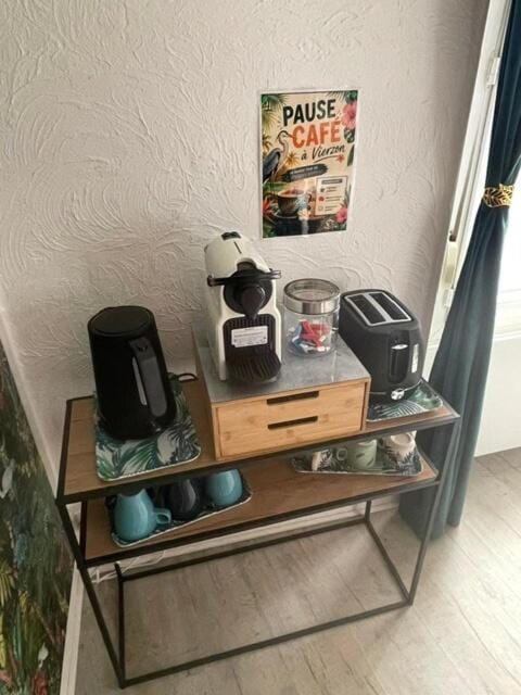 T2 bis famille 4 personnes Cuisine équipée - Parking - Proche attractions Apartment in Centre-Val de Loire