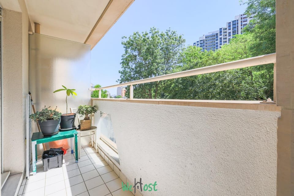 Standing & Sérénité avec Parking – Proche RER C Apartment in Issy-les-Moulineaux