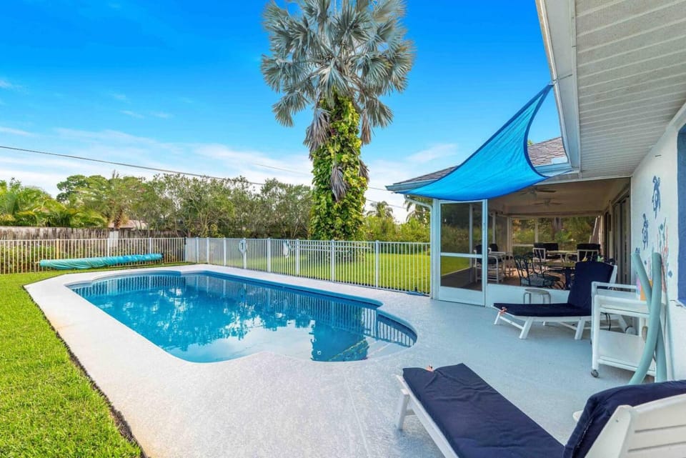 3/2 w Heated Salt Pool Getaway on Calusa House in Port Saint Lucie