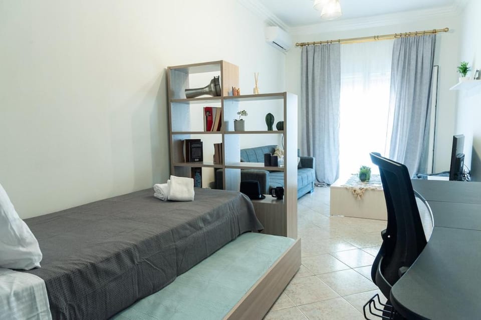 City Escape, New Complete & Smart Apartment in Thessaloniki