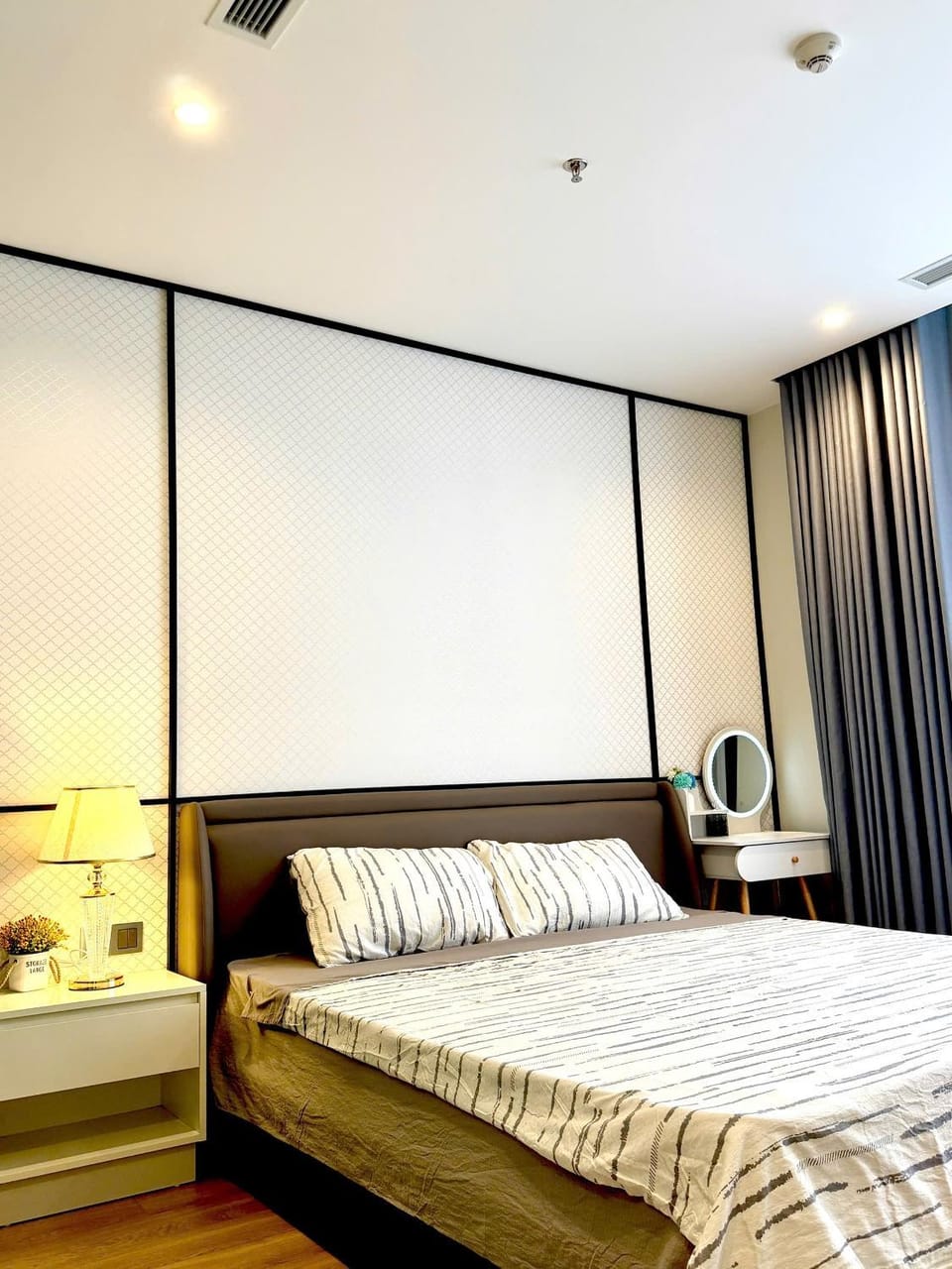 Căn hộ nghỉ dưỡng cao cấp Icon40 Apartment in Vietnam