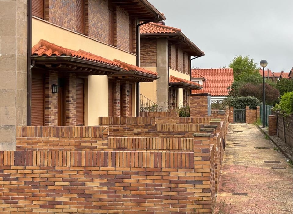 Property building, Street view