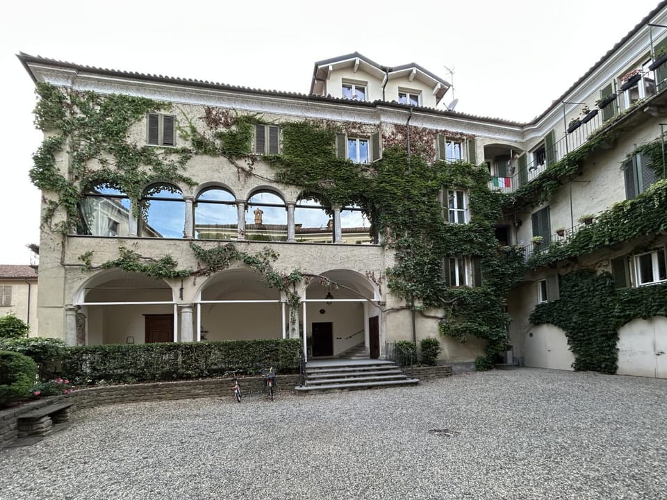 Facade/entrance, Inner courtyard view