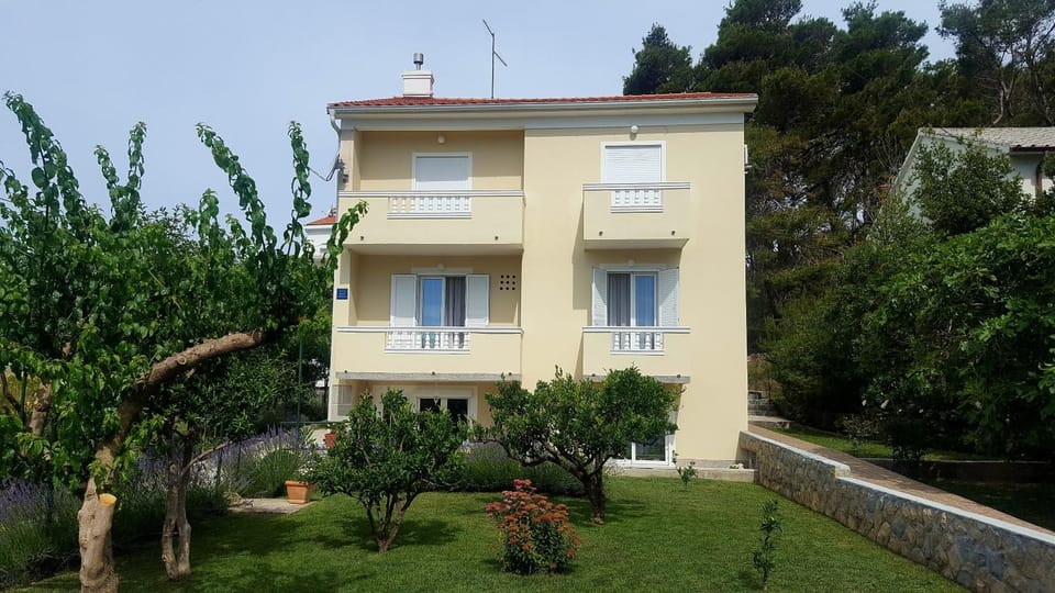 Facade/entrance, Garden