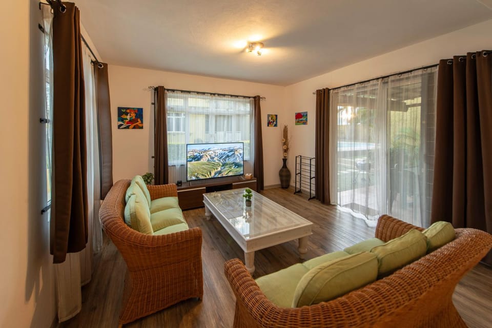 Communal lounge/ TV room, TV and multimedia, Living room