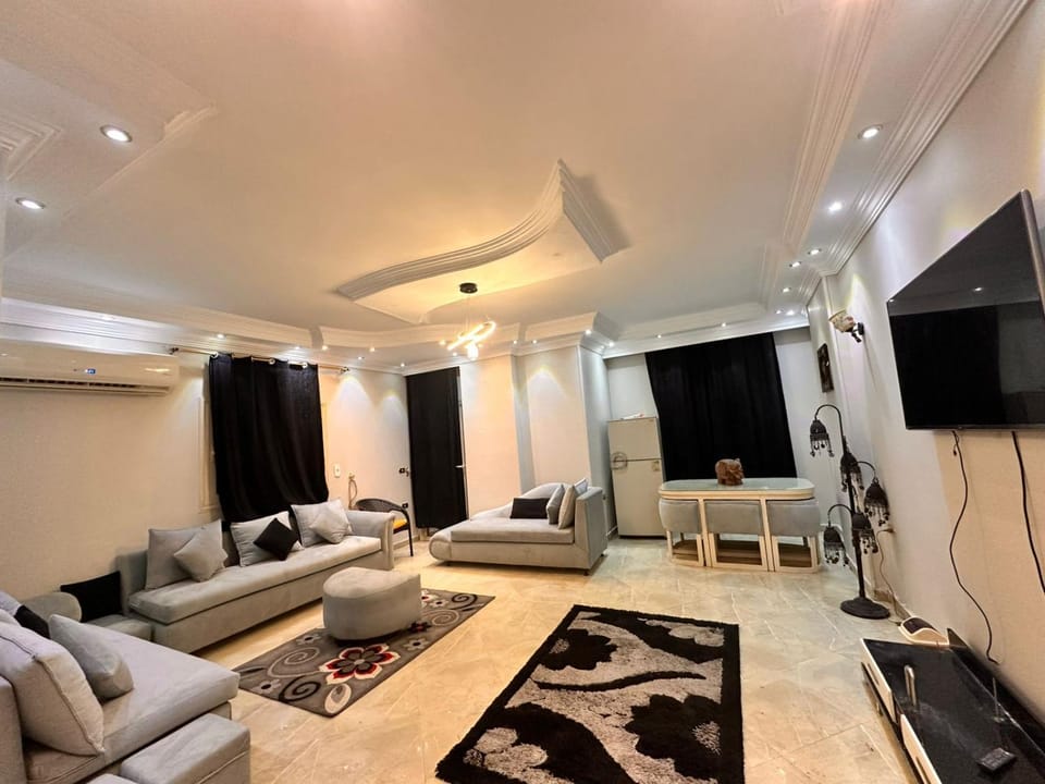 شقه فندقيه مميزه ومريحه في زهراء المغادي Apartment in Cairo Governorate