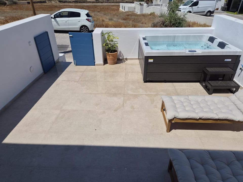Hot Tub, Pool view