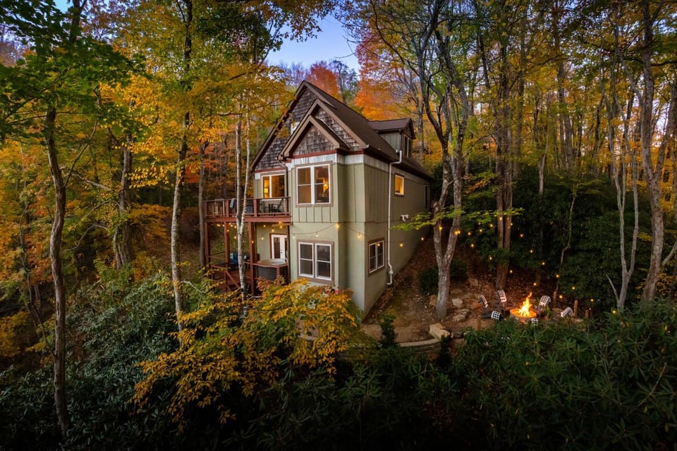 S'More To Love - Pet Friendly Hot Tub Pool Table Views & More House in Seven Devils