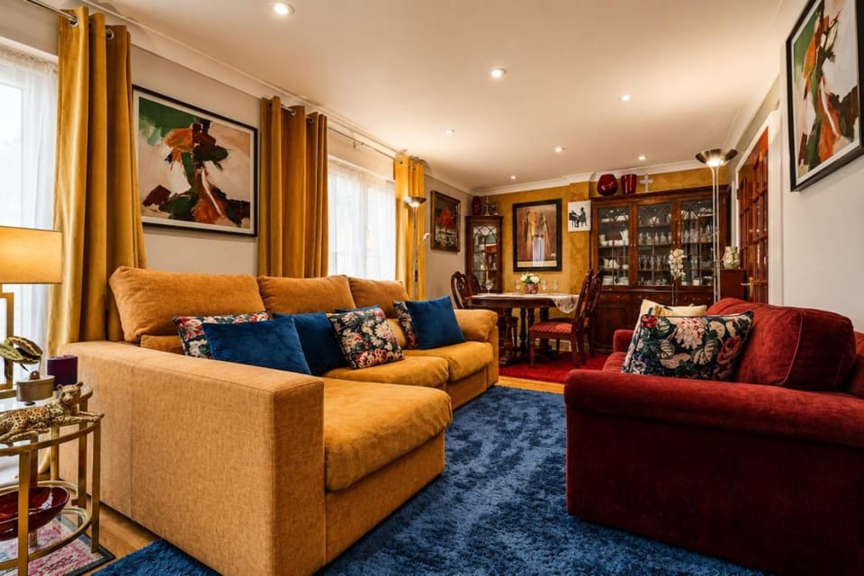 Large 4BR Family Home Streatham Hill Sleeps 8 House in London