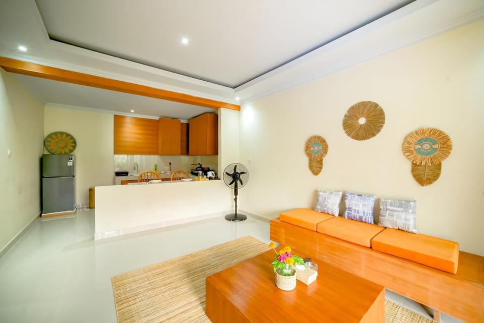 Bed, Kitchen or kitchenette, Living room, Photo of the whole room, Seating area, Dining area, Bedroom