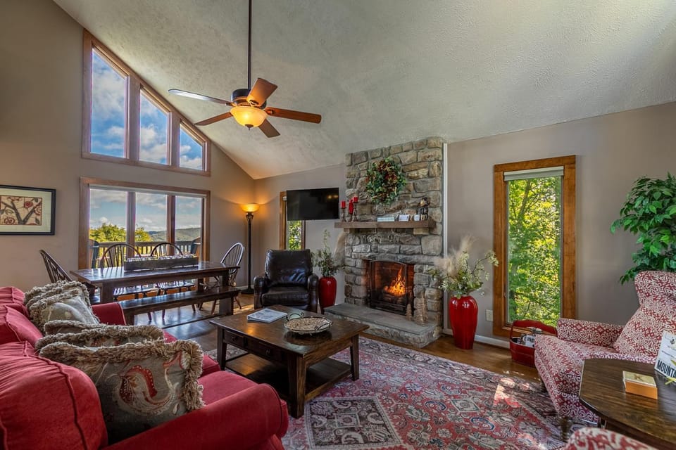 Aspen View House in Watauga