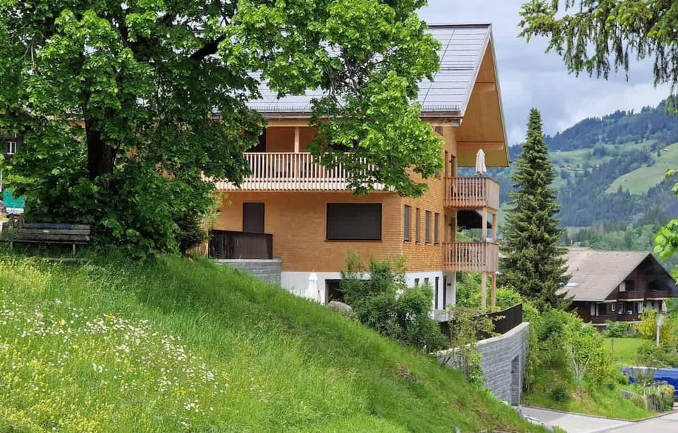 Apartment Gletscherhorn with terrace and parking Apartment in Saanen