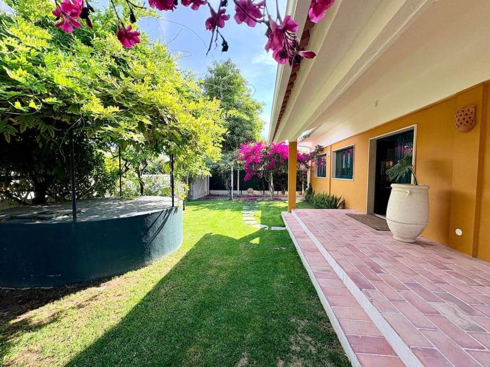 CASA RIBA - between ocean & countryside with pool Villa in Costa da Caparica