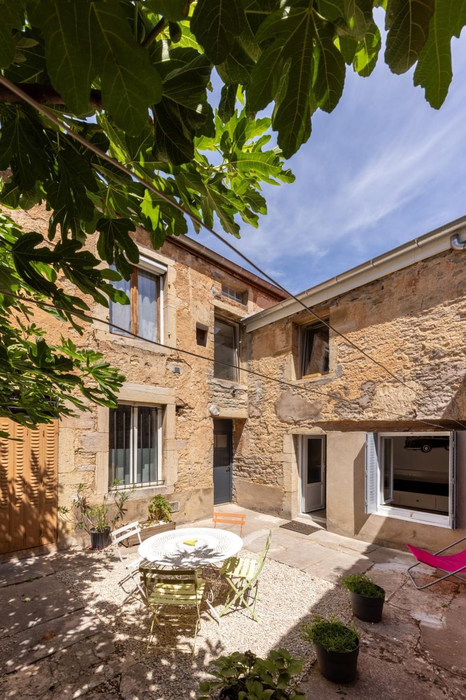 Le Patio Apartment in Bourgogne-Franche-Comté