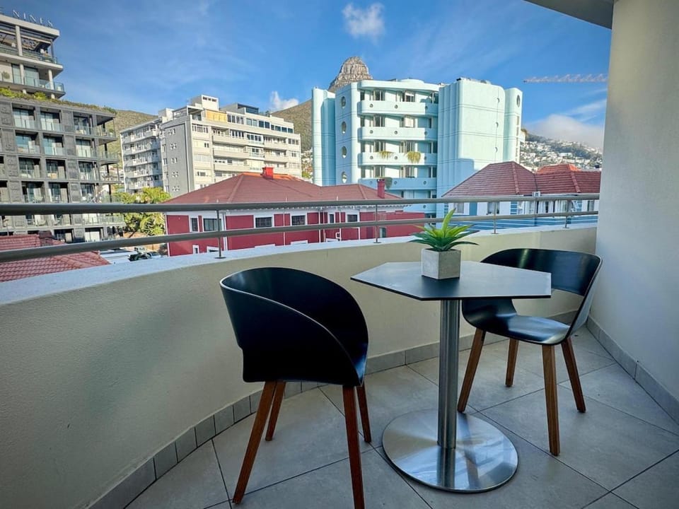 Hamptons Holiday Apartment in Dolce Vita Sea Point Apartment in Sea Point
