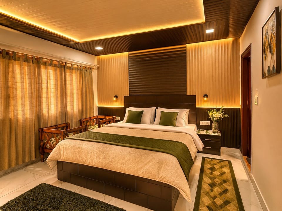 HOTEL HILL VIEW NAINITAL AUM, Near Mall Road- Naini Lake # Wifi And Room Service Facilities # near Hotel The Ashray Inn - best family hotel in NAINITAL Hotel in Noida