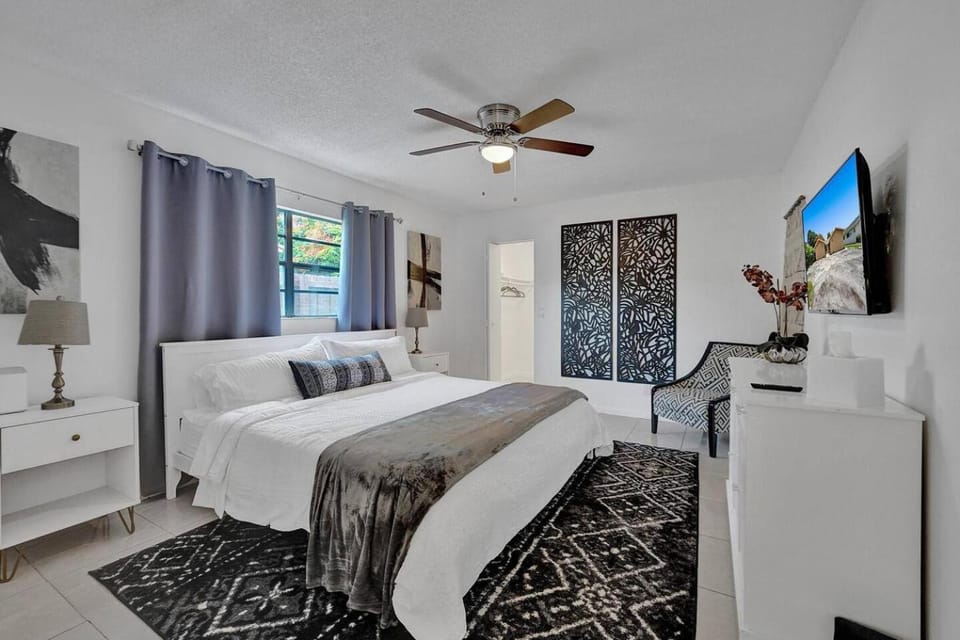 Steps to Hardrock! Managed by BNR Vacation Rentals Apartment in Dania Beach