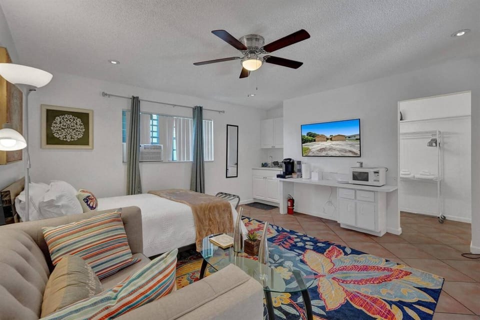 Steps to Hardrock! Managed by BNR Vacation Rentals Apartment in Dania Beach