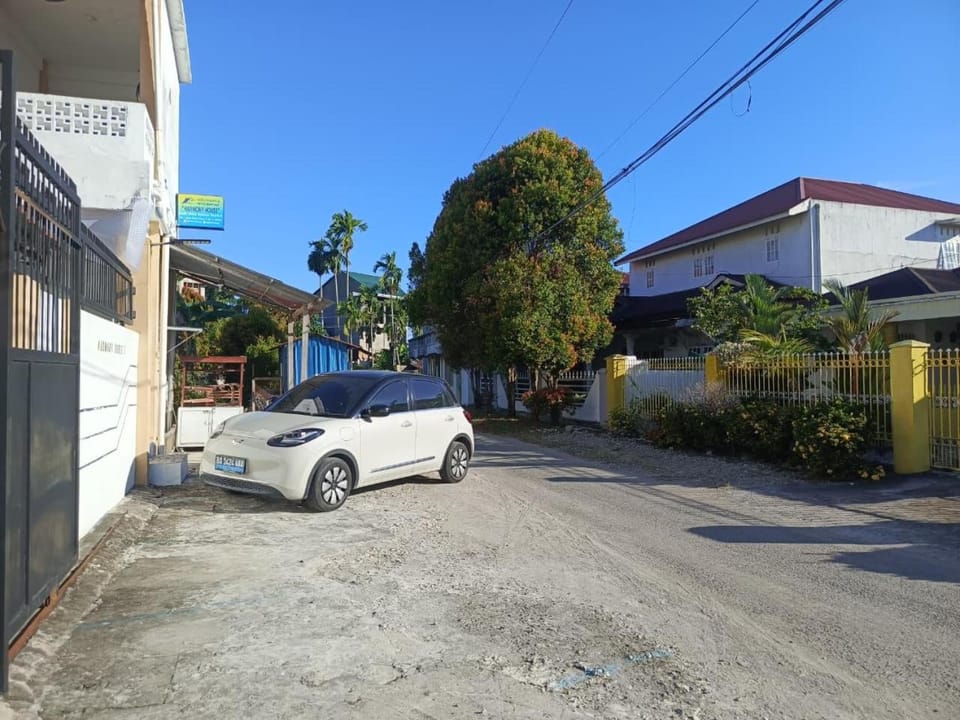Property building, Quiet street view