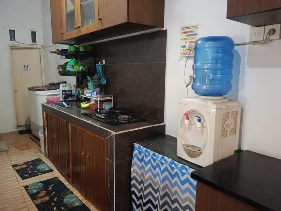 Kitchen or kitchenette, Kitchen or kitchenette