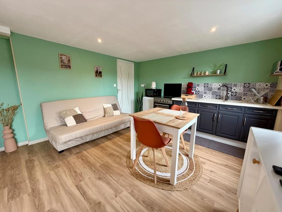 Kitchen or kitchenette, Living room, Dining area
