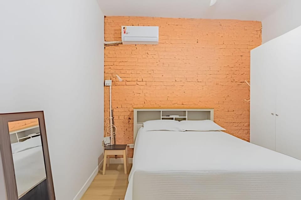 Bed, Photo of the whole room