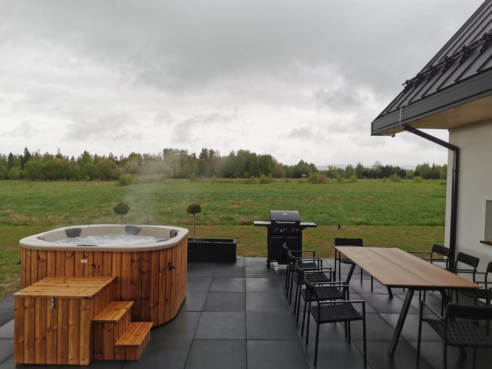 Garden, Hot Tub, Balcony/Terrace, Garden view