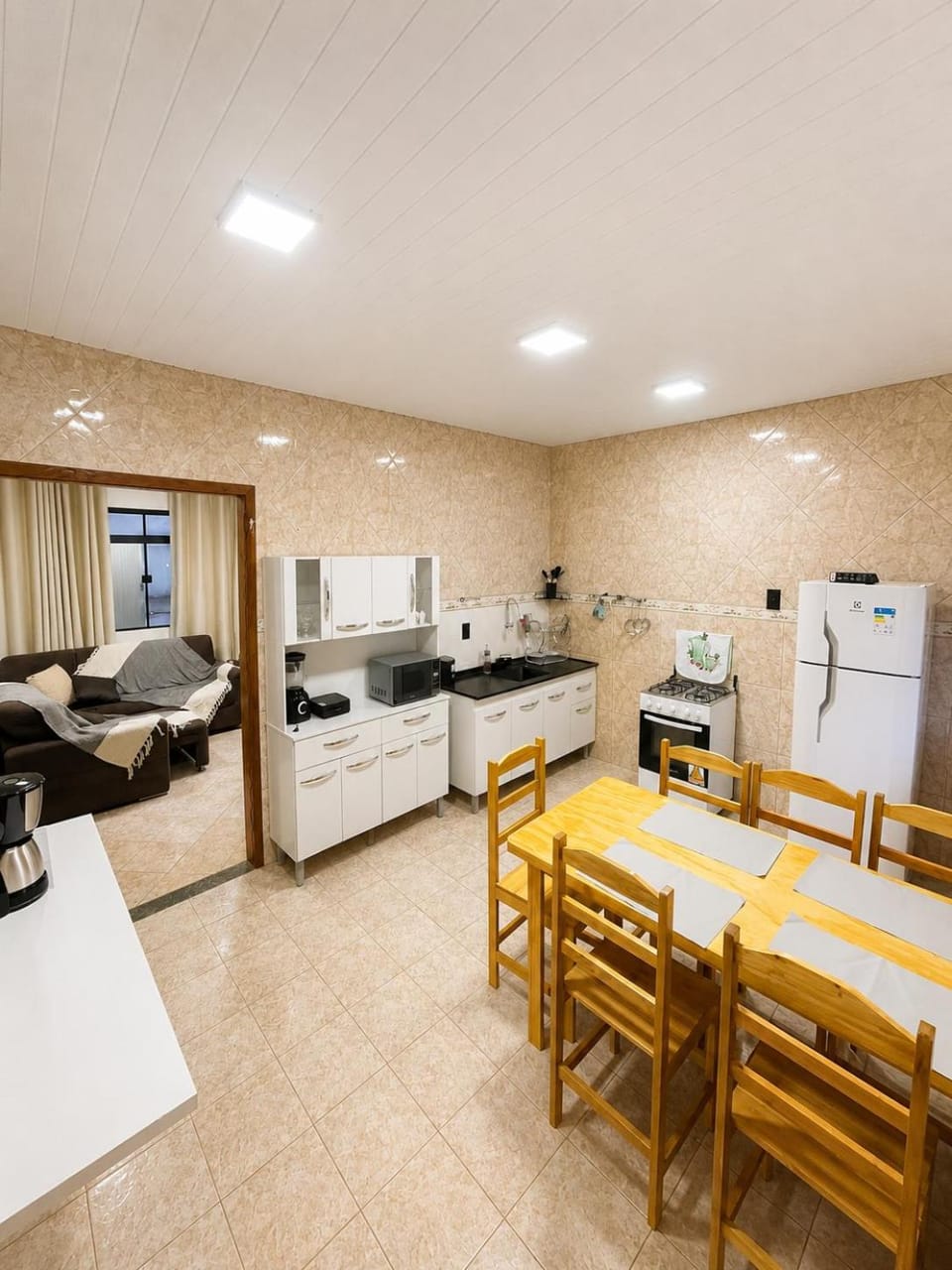 Kitchen or kitchenette, Living room, oven, stove, toaster