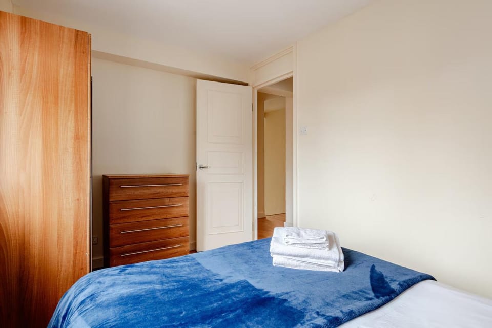Bed, Bedroom, wardrobe