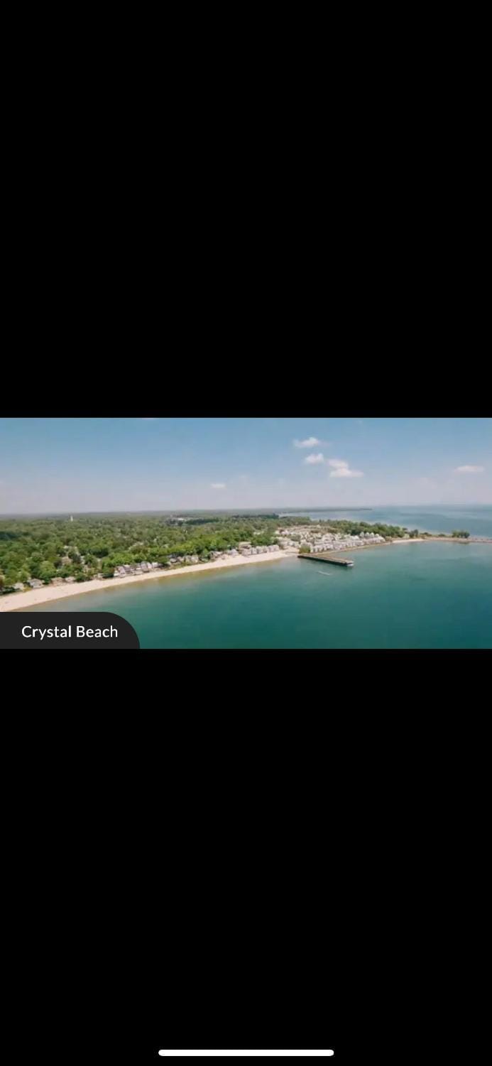 Saint Suites Luxury Executive Home Niagara Falls House in Niagara Falls