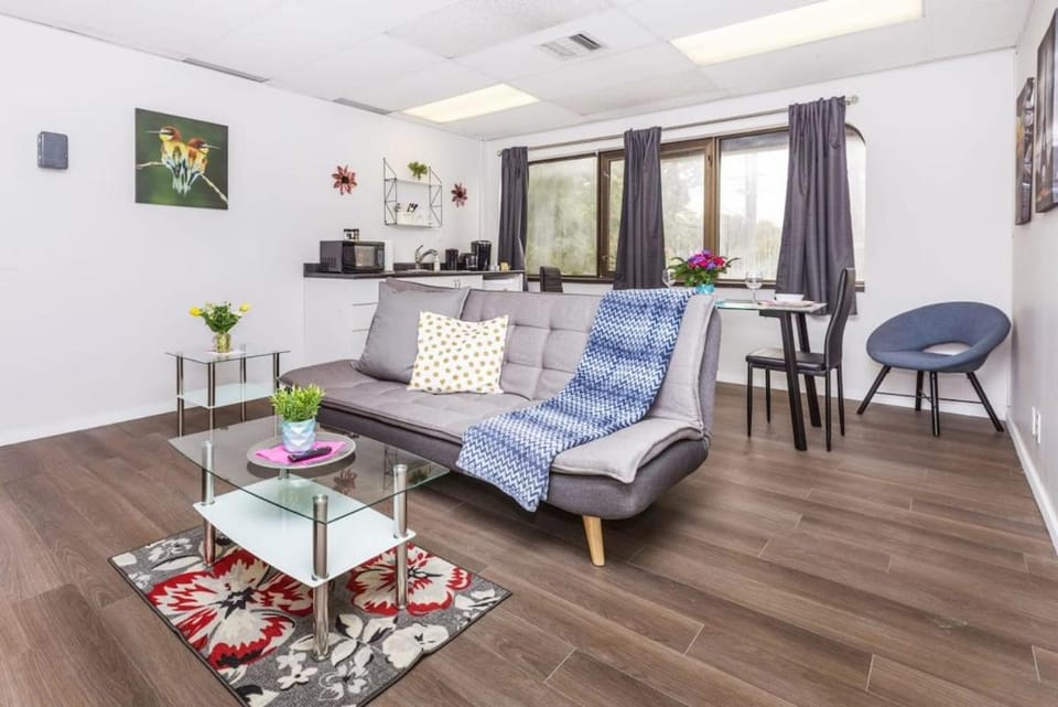 Modern Condo - Chinatown Close to Little Italy Apartment in Gatineau