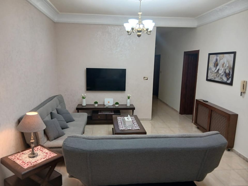 Communal lounge/ TV room, TV and multimedia, Living room, Seating area, Evening entertainment, internet, internet, air conditioner, air conditioner