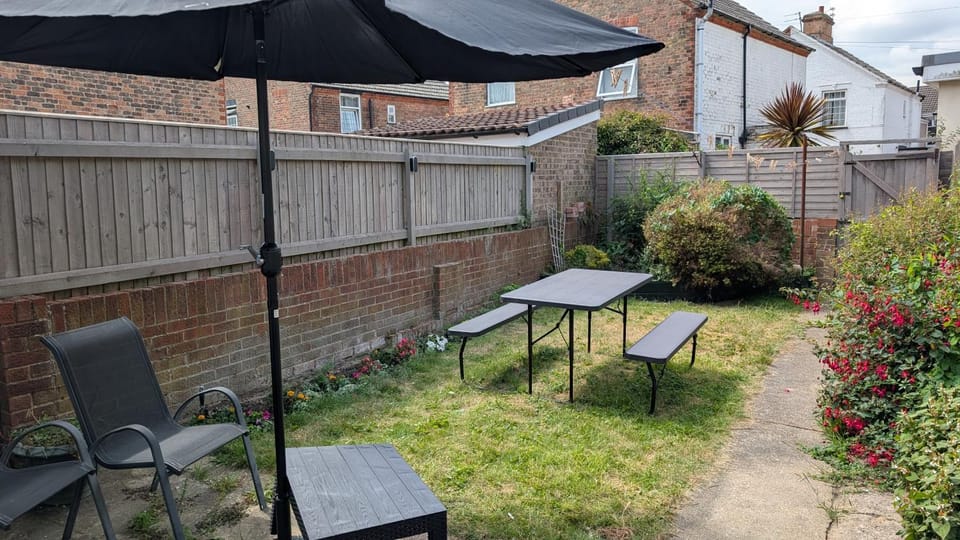 Property building, Patio, Garden, Garden view
