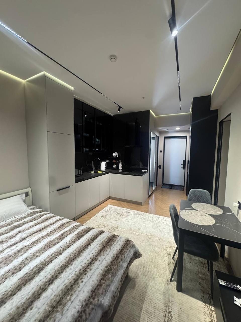 Living room, Photo of the whole room, Bedroom