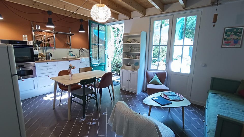 Living room, kitchen