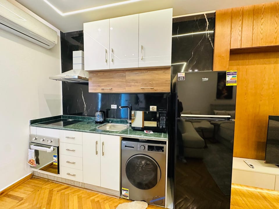 Elegant 5-Star Studio New Maadi Apartment in Cairo Governorate