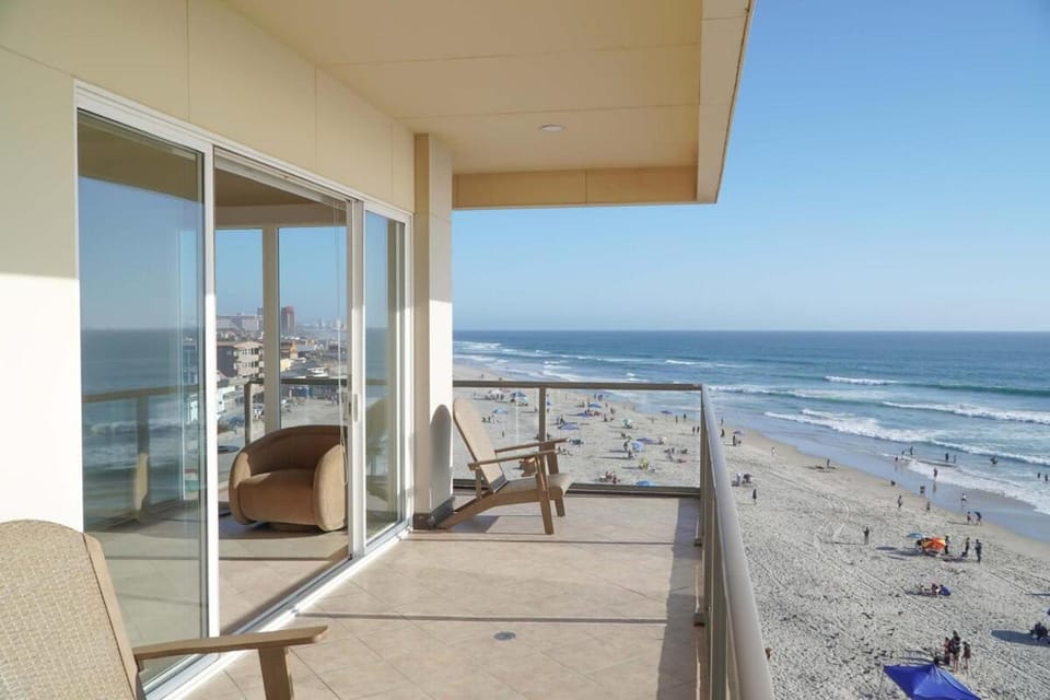 Balcony/Terrace, Seating area, Beach, Beach
