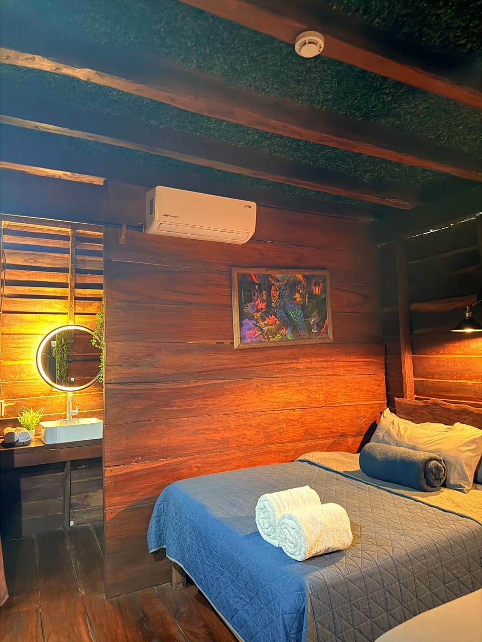 Bed, air conditioner