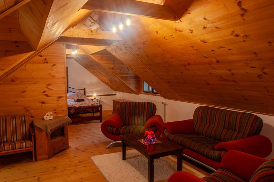 Golden Serafín - Romantic apartment below Karlštejn Apartment in Czechia