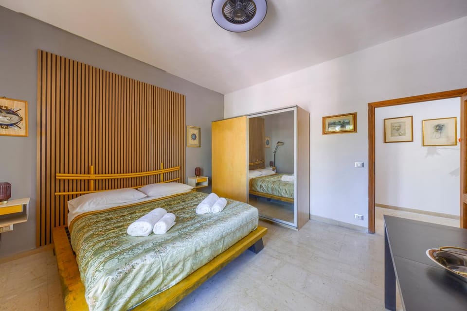 Bed, TV and multimedia, Bedroom, cot, towels, wardrobe