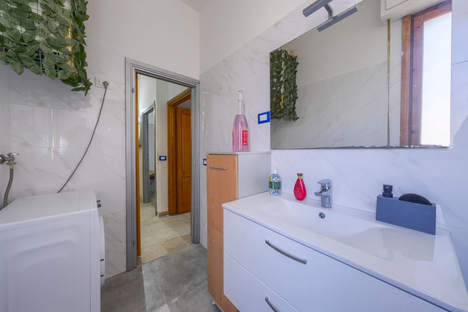 Shower, Toilet, Bathroom, washing machine