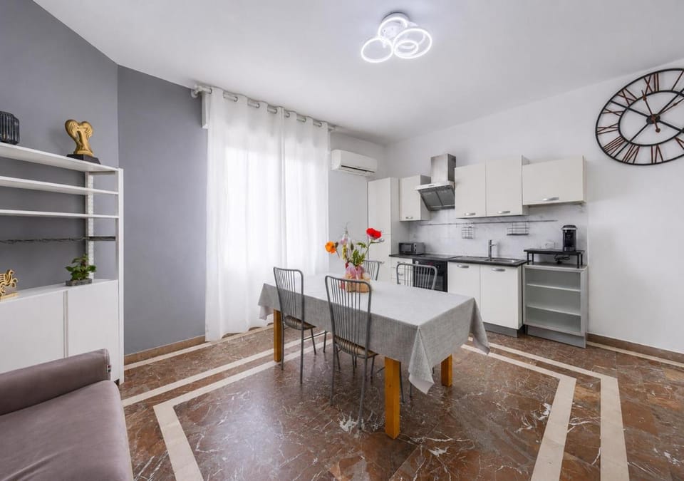Kitchen or kitchenette, Living room, Seating area