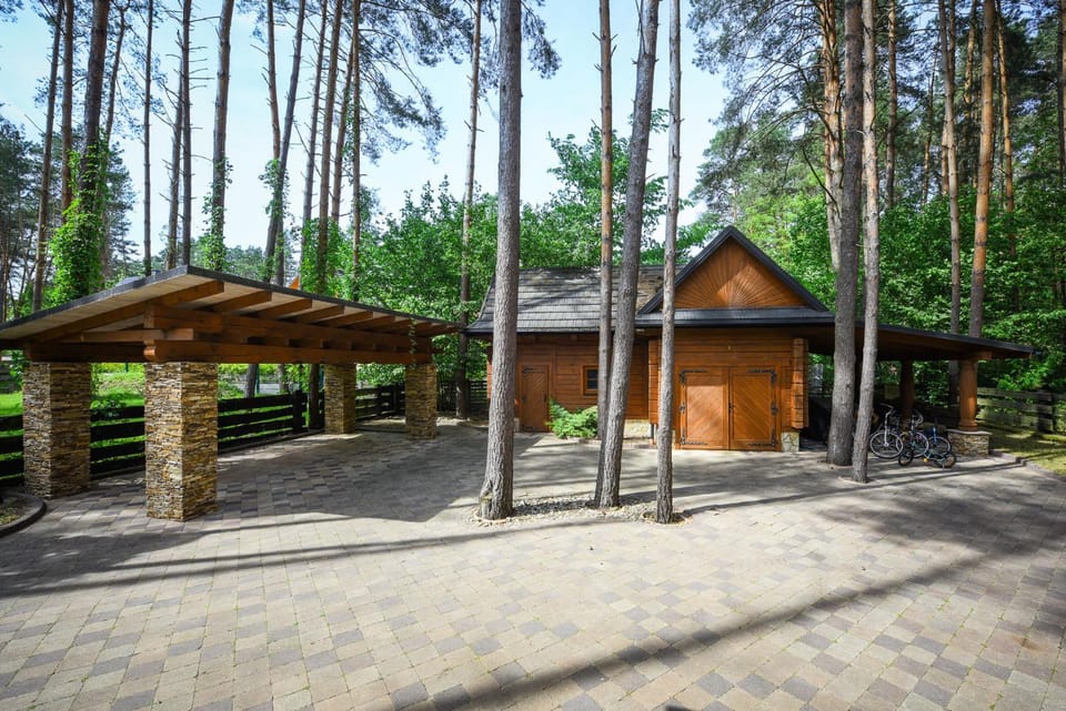 Dom "Rezydencja w Dolinie Tanwi"- Roztocze Chalet in Lviv Oblast