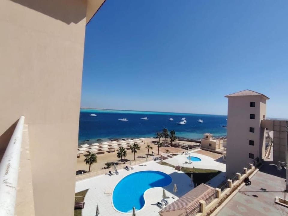 Luxury apartment with sea view and private beach in Hurghada Apartment in Hurghada