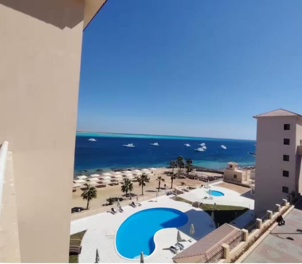Stunning Direct Sea View Apartment with free Beach Apartment in Hurghada